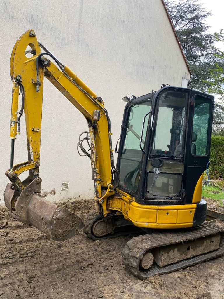 Location mini pelle 3 tonnes ou Pelleteuse de 3 à 30 tonnes avec Chauffeur / conducteur d'engin - Joseph Émile Gauthier