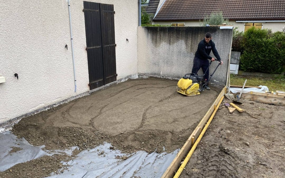 Terrassement 91 Sainte Geneviève des bois : Démolition d’une terrasse puis construction d’une nouvelle terrasse avec dallage en pierres