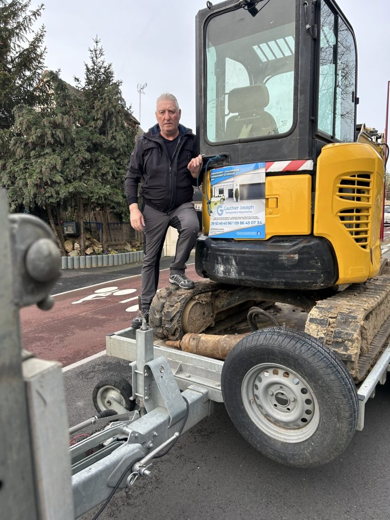 Joseph Gauthier Terrassement maçon location mini pelle avec chauffeur / conducteur permis CACE